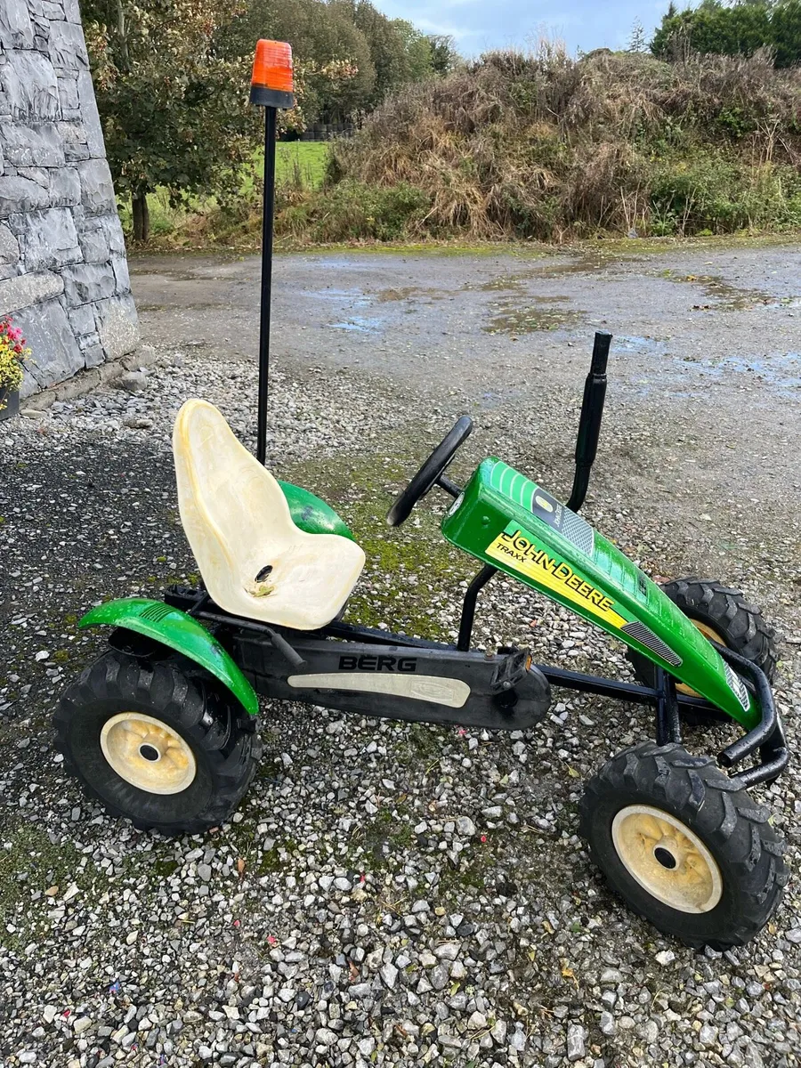 Berg John Deere go kart - Image 1