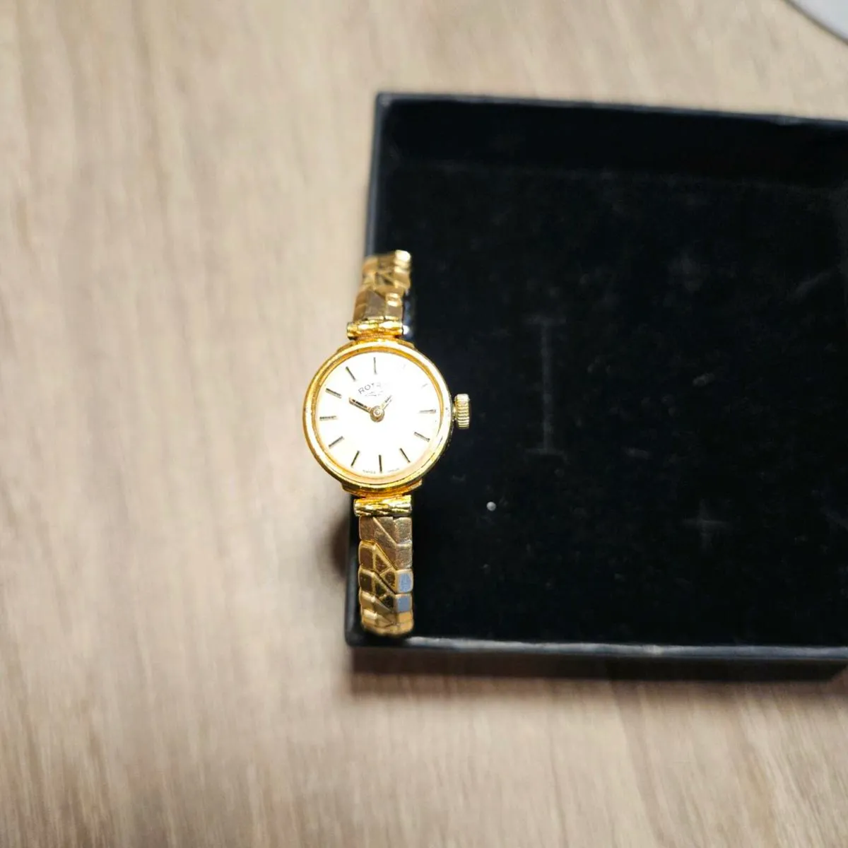 Vintage rotary ladies watch - Image 2