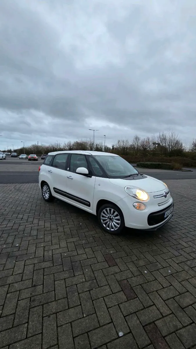 Fiat 500l 7 seats - Image 1