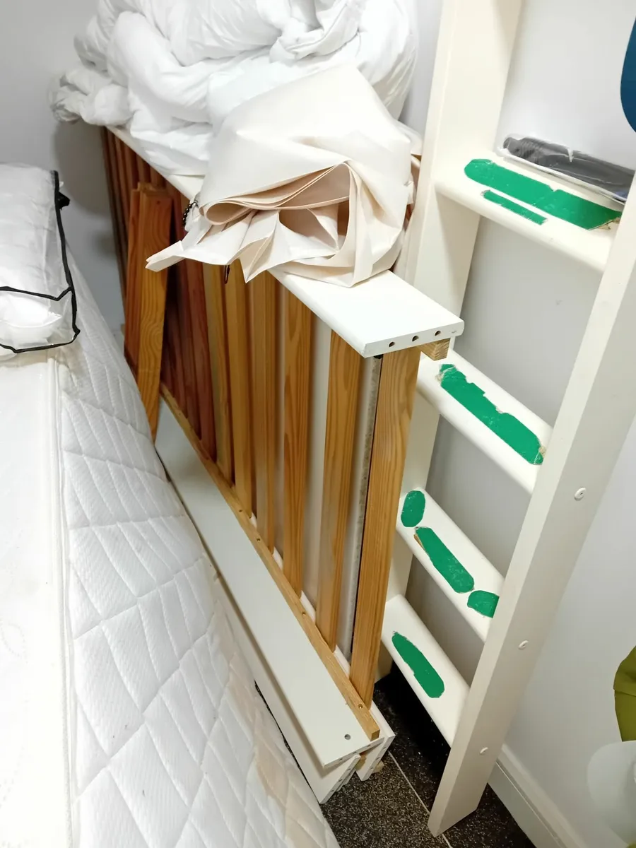 Bunk bed - Image 1