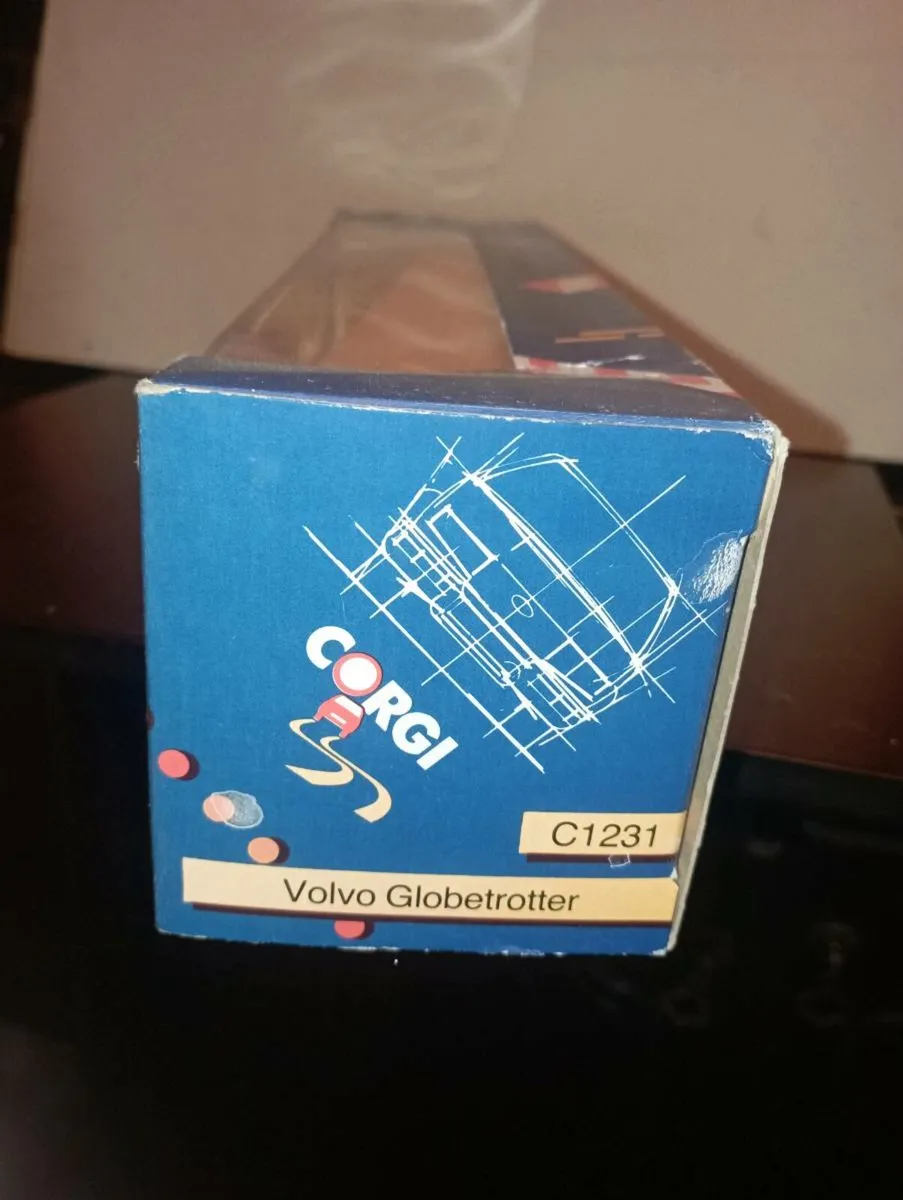 CORGI VOLVO GLOBETROOTER BRITISH TELECOM TRUCK - Image 3