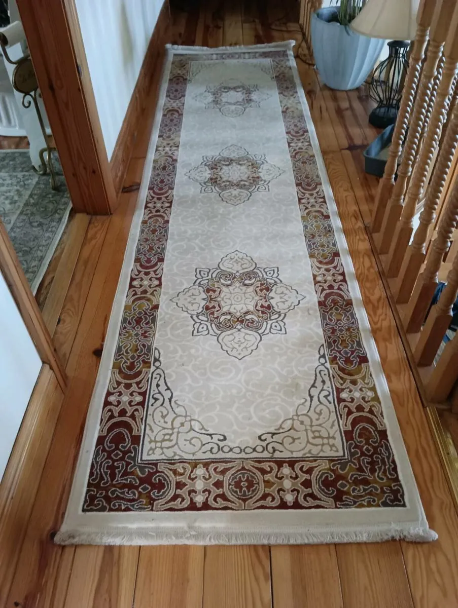 Beautiful new runner,10 ft long,not used 75 Euro - Image 1