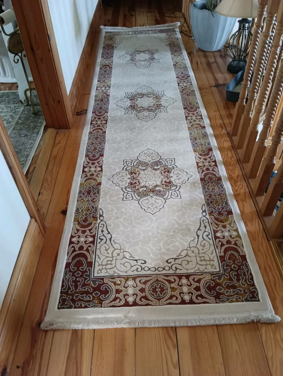 Beautiful new runner,10 ft long,not used 75 Euro - Image 3