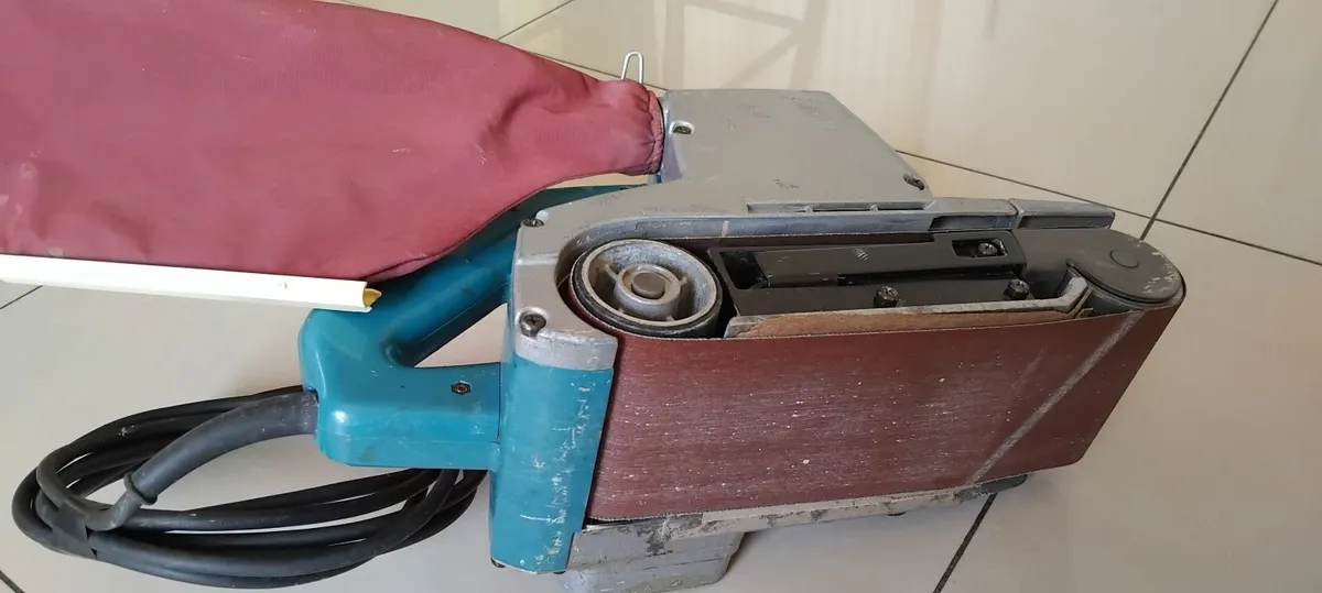Makita 9401 Belt Sander 240v - Image 4
