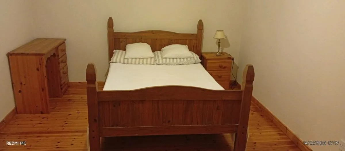 To Let, One Single Double Bed Room, In A IESENCIAL - Image 1