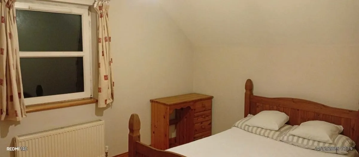 To Let, One Single Double Bed Room, In A IESENCIAL - Image 2