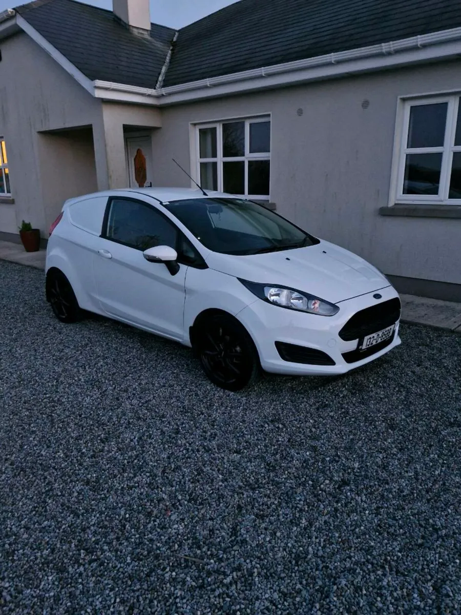 Ford Fiesta Van 1.5 Diesel 105hp - Image 2