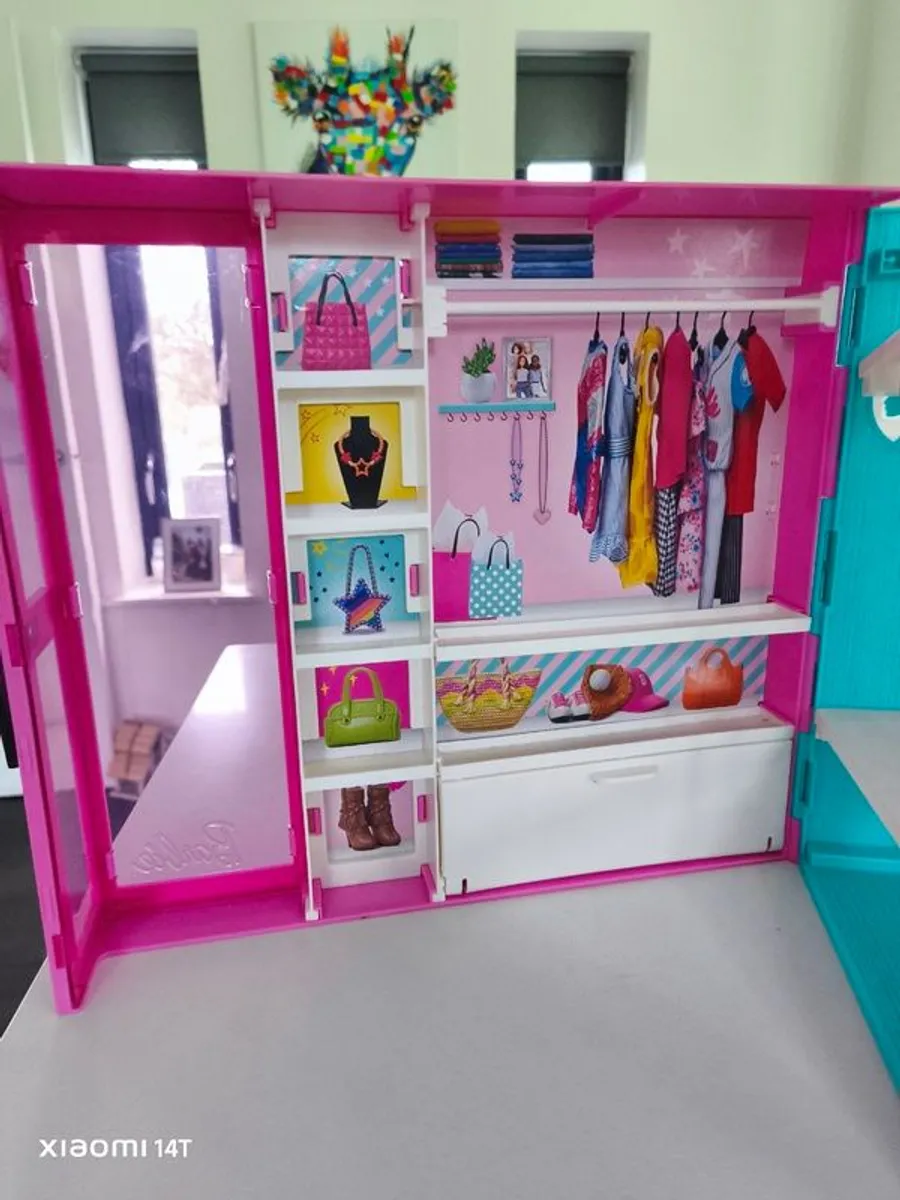 Barbie wardrobe - Image 2