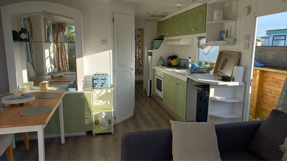 Mobile Home - Image 3