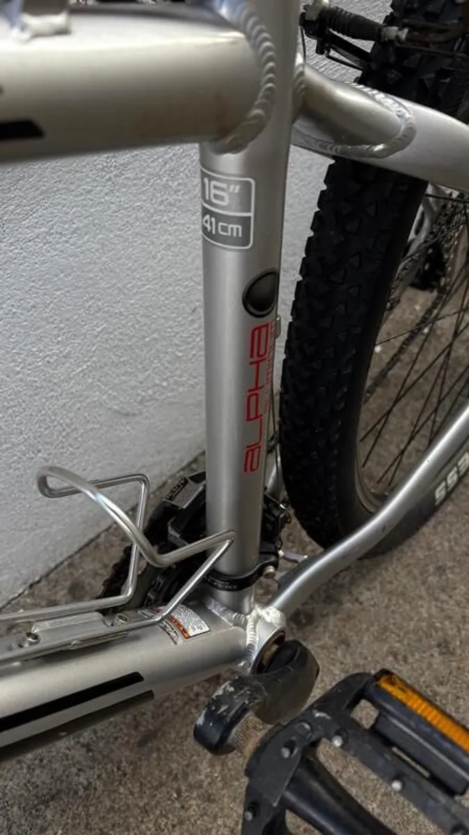 TREK SHIMANO Deore Mountain Bike - Image 3