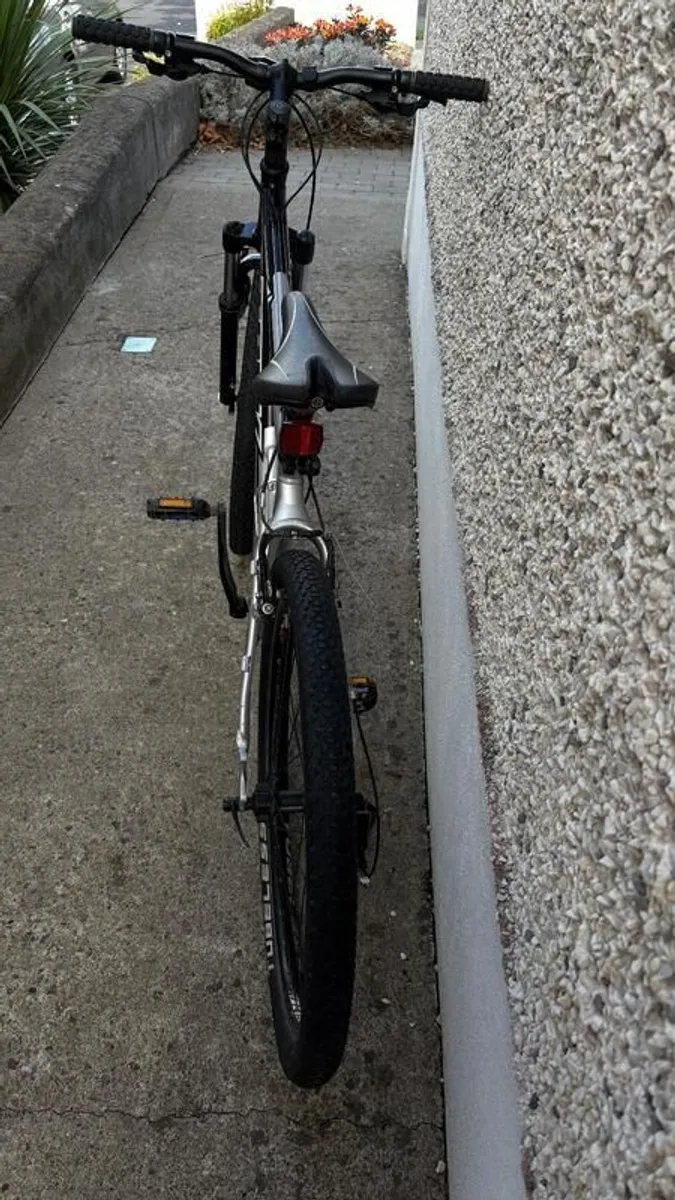 TREK SHIMANO Deore Mountain Bike - Image 4