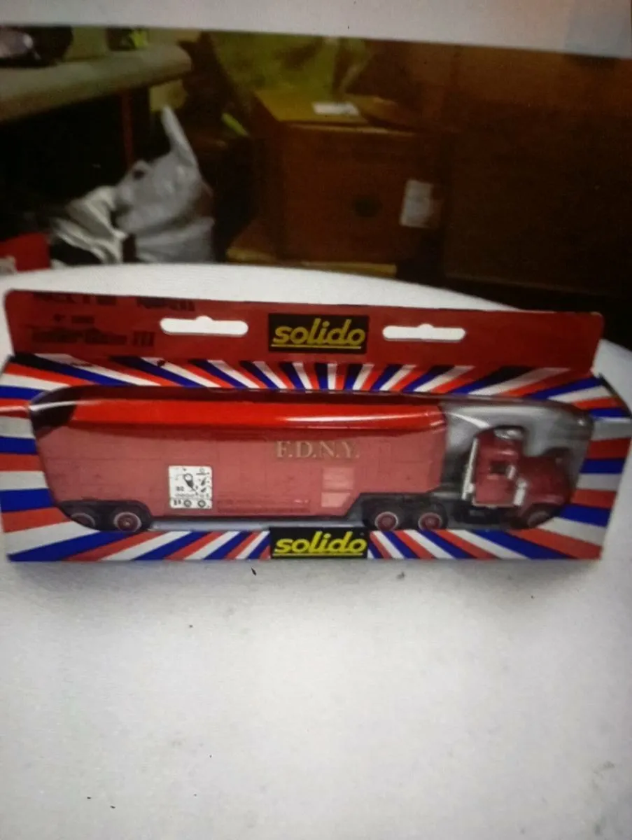 SOLIDO  MACK  R600 FIRE TRUCK DIE-CAST TRUCK. - Image 1