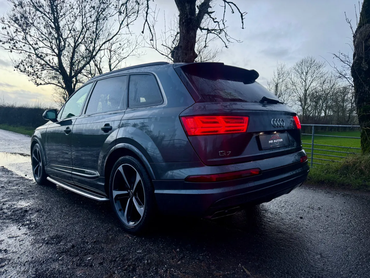 2018/182 Audi Q7 50 TDI Quattro Black Edition - Image 2