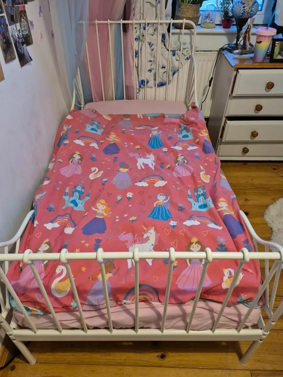 Childs extendable bed - Image 2
