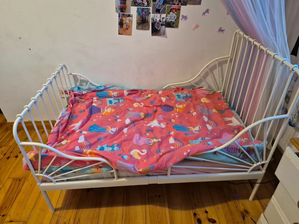 Childs extendable bed - Image 4