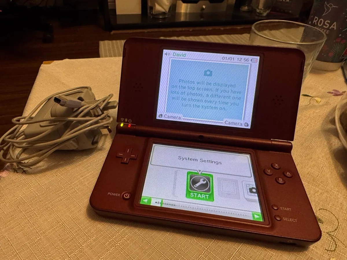 Nintendo DSI XL - Image 2