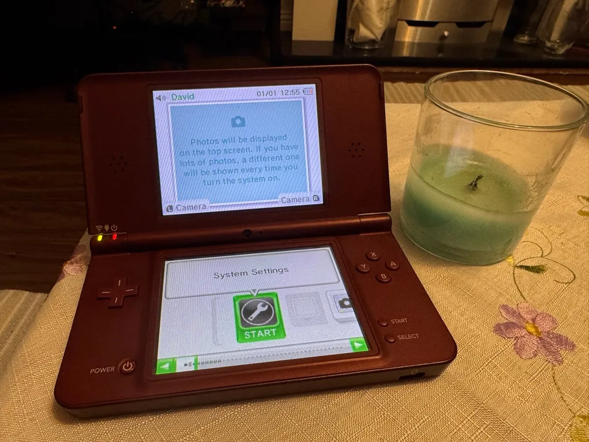 Nintendo DSI XL - Image 3