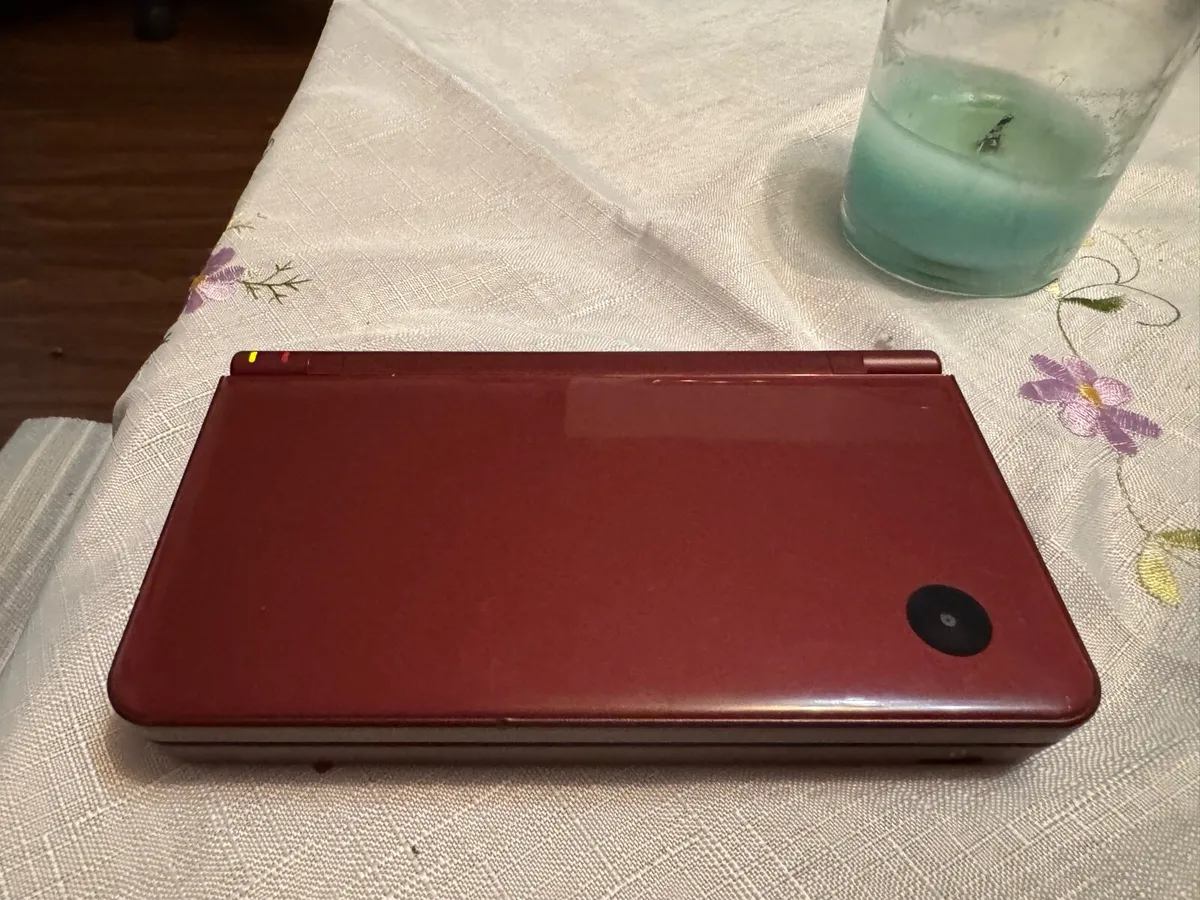 Nintendo DSI XL - Image 4