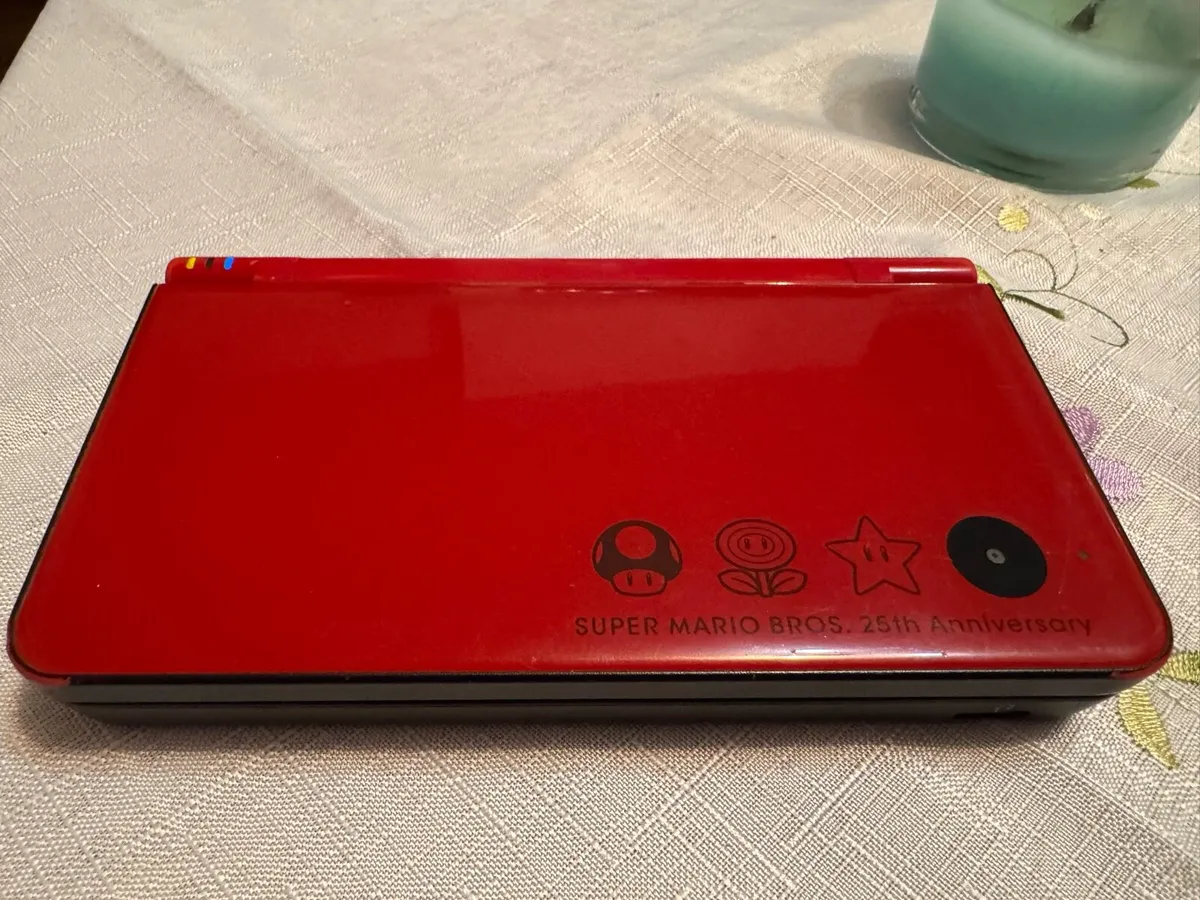 Nintendo DSI XL - Image 2