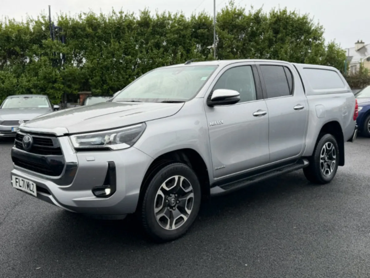 Toyota Hilux INVINCIBLE 4WD D-4D DCB - Image 2