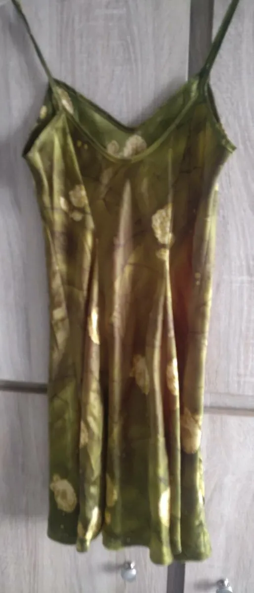 Satin look nightwear fits xs s never worn - Image 2