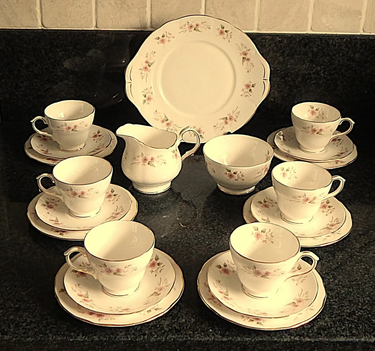 21 Piece Vintage Duchess ‘Glen 316’ Tea Set, c1984 - Image 1