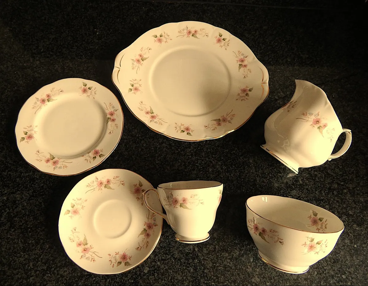 21 Piece Vintage Duchess ‘Glen 316’ Tea Set, c1984 - Image 3