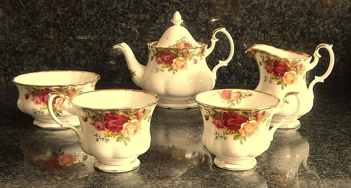 5 Royal Albert old Country Rose Bone China Pieces - Image 2