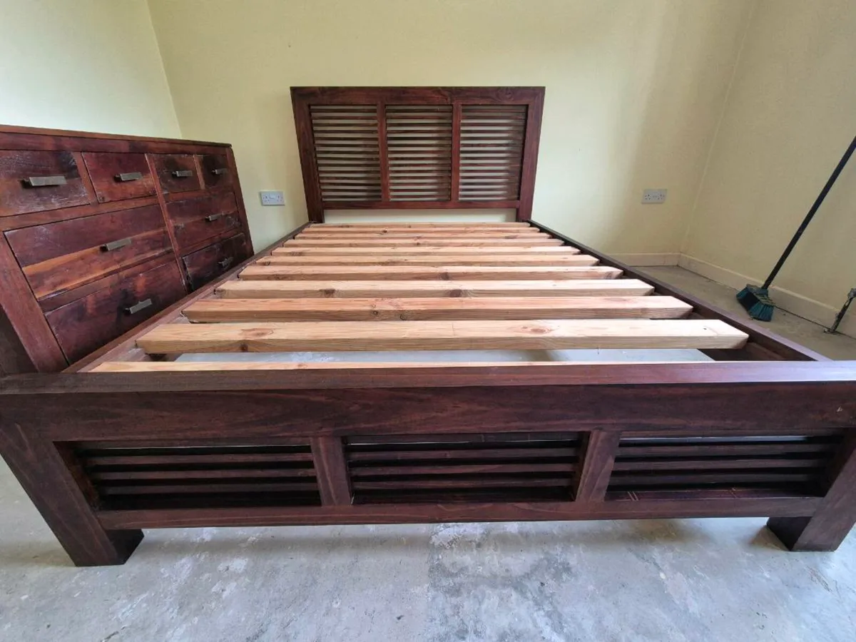 Double bed lockers and wardrobe - Image 2