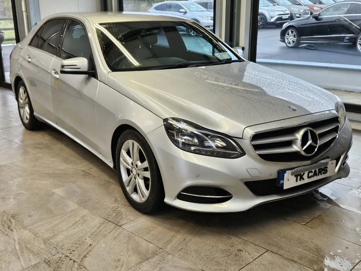 15 MERCEDES BENZ E-CLASS SE CLASSIC - Image 1