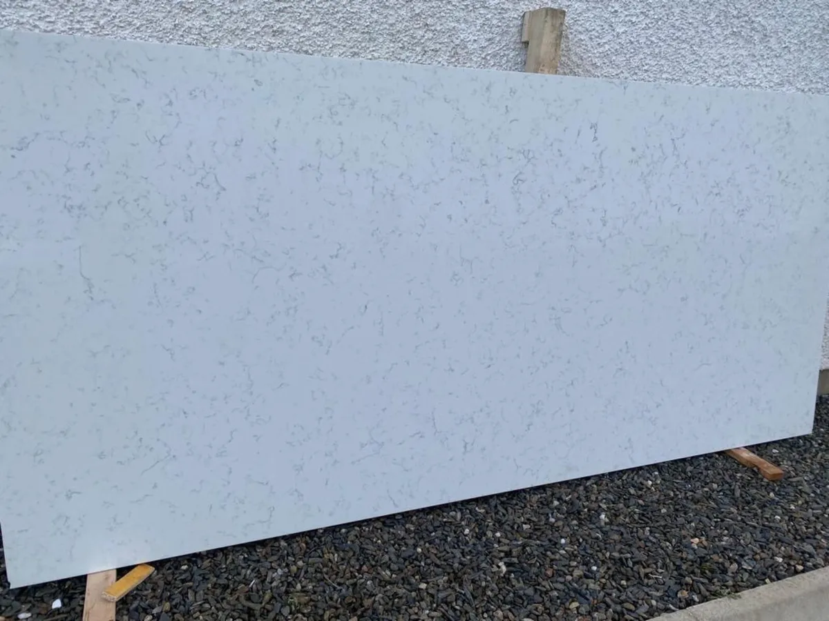 Calacatta Siena / Calacatta Gold Worktop - Image 4