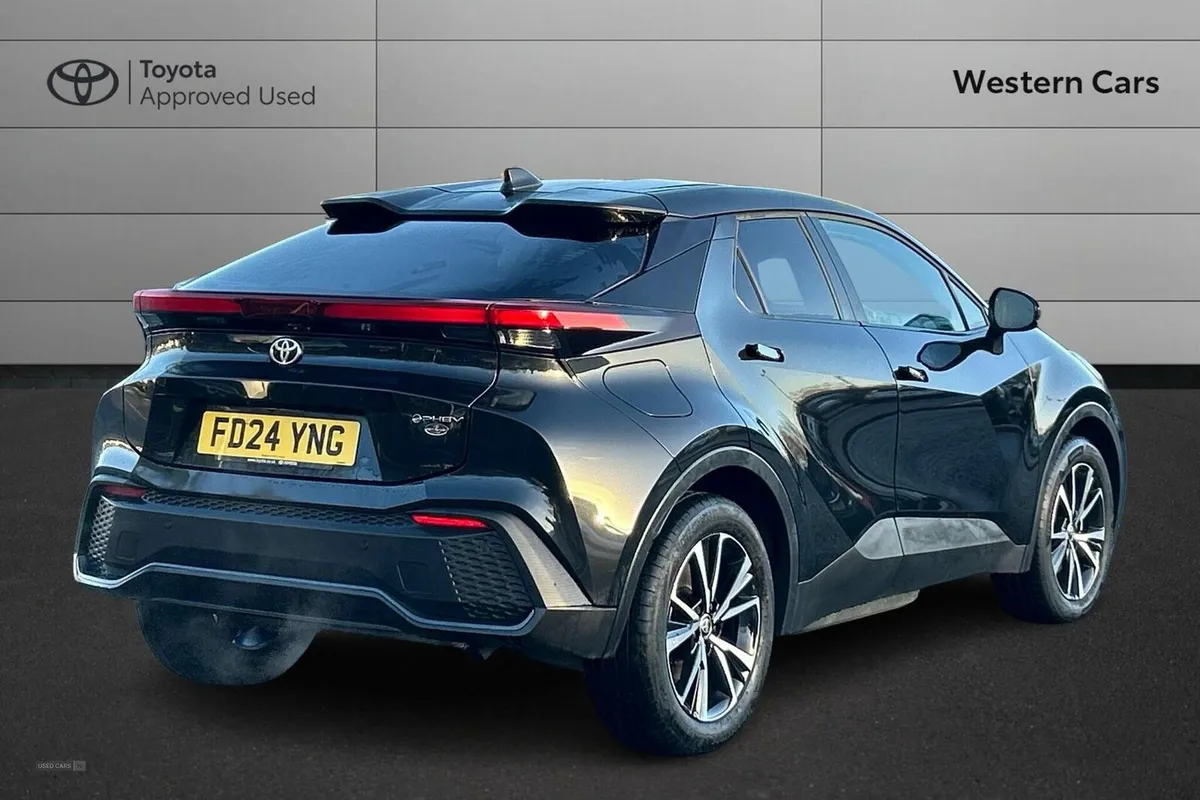 Toyota C-HR 2.0 VVT 13.6kWh Design CVT Euro 6 (s/s - Image 2