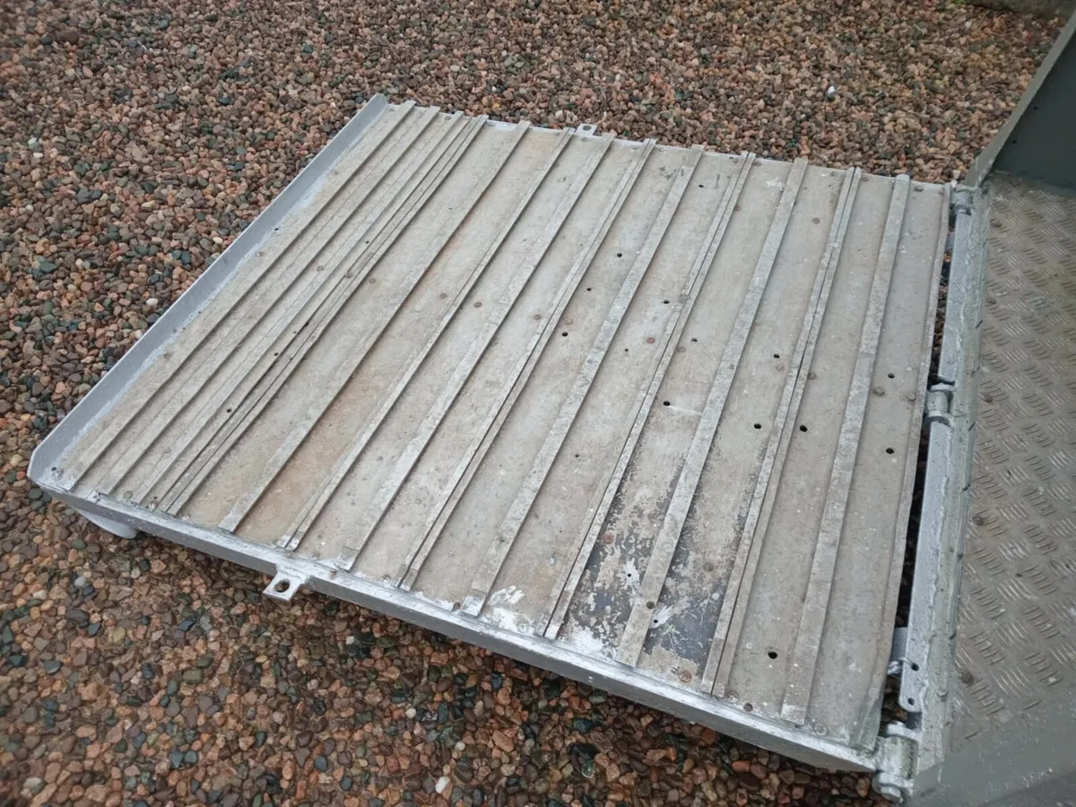 8 x 4 ft / Livestock Trailer - Image 3