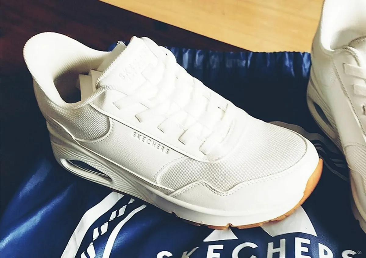 Brilliant White Sketchers slip ins - Image 1