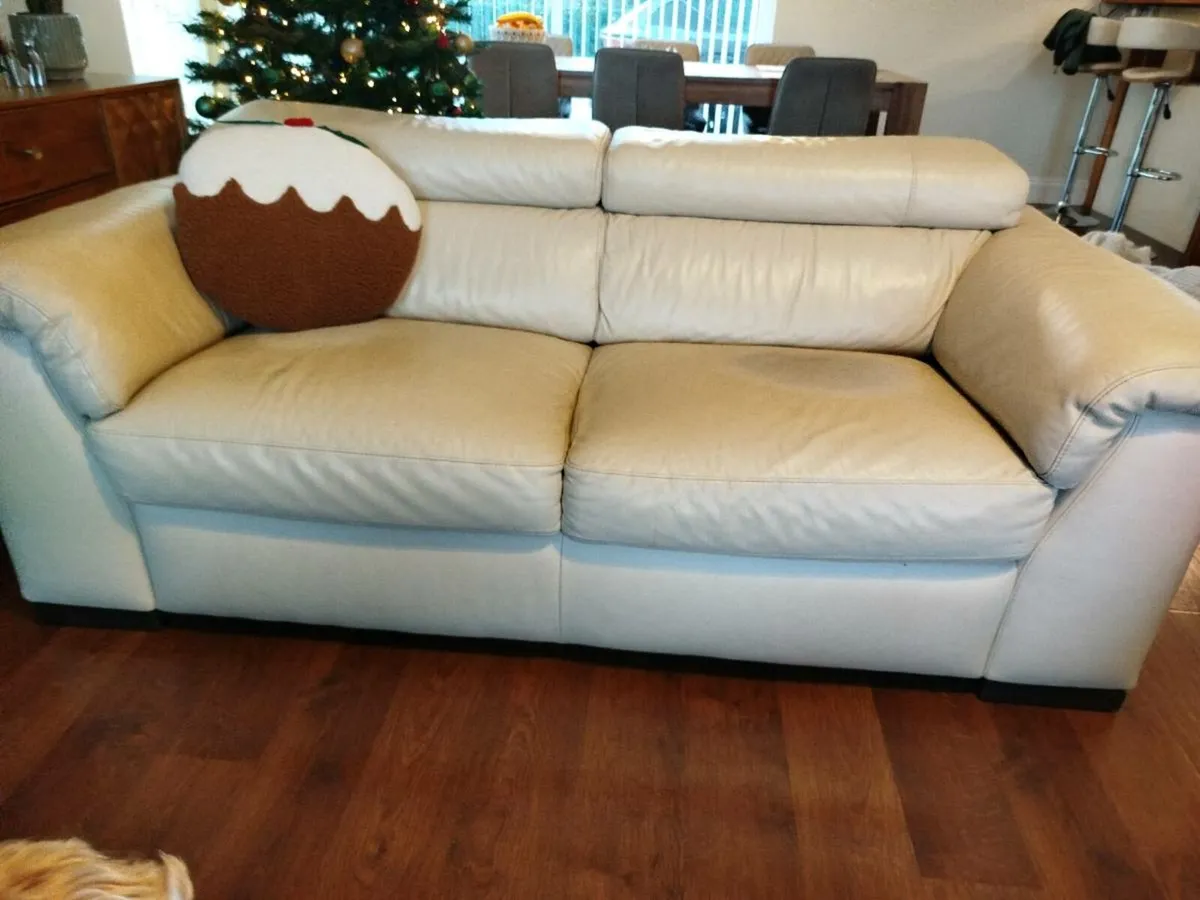 3 seater recliner and 2 seater leather sofas - Image 4