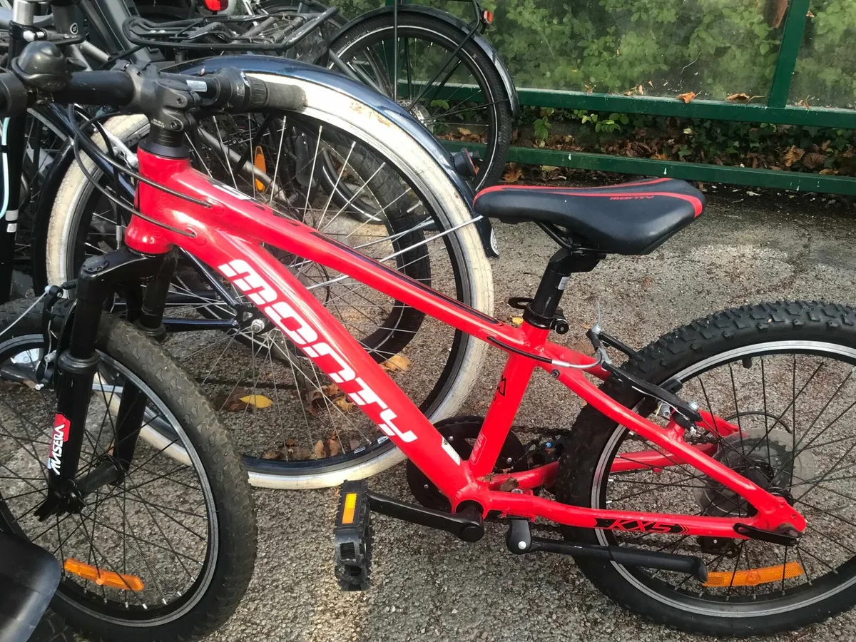 Child's Bicycle (very rarely used) - Image 1