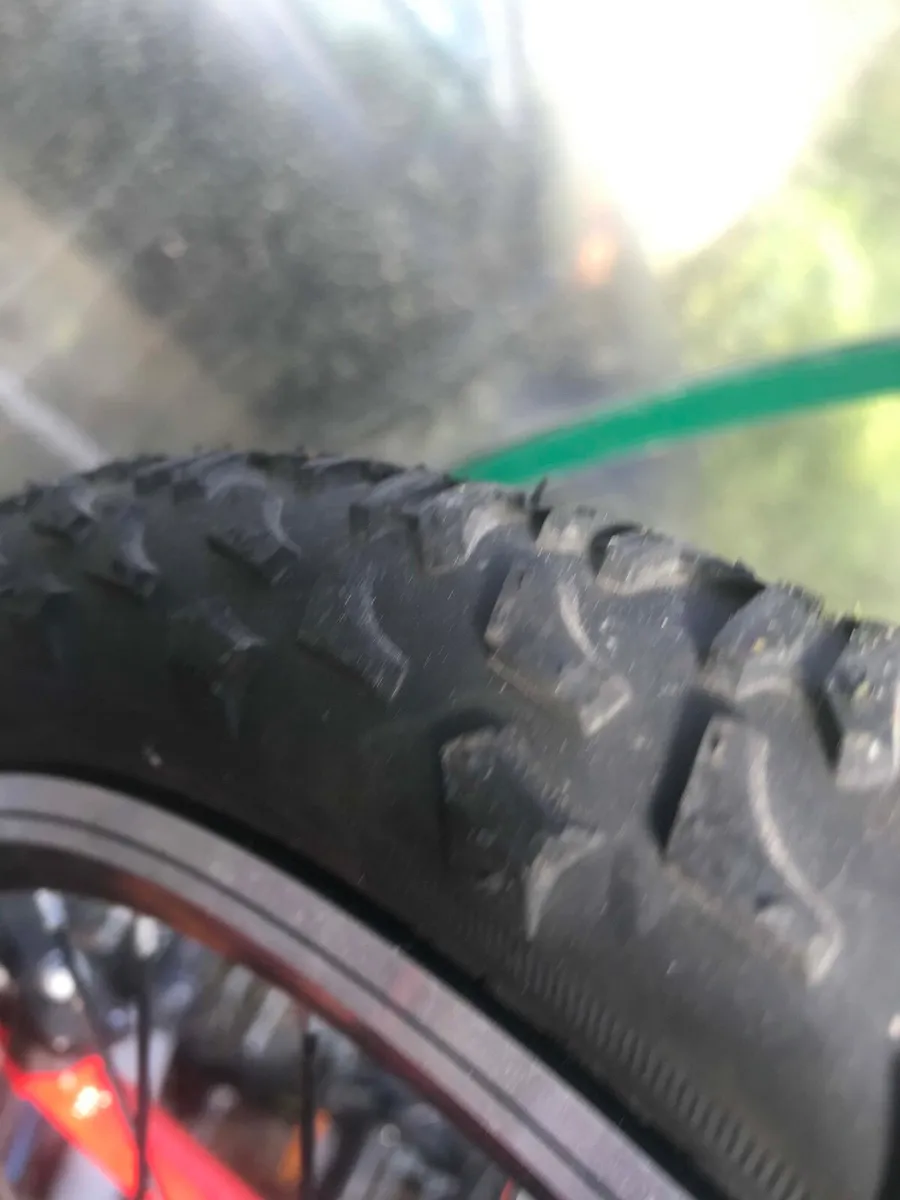 Child's Bicycle (very rarely used) - Image 2