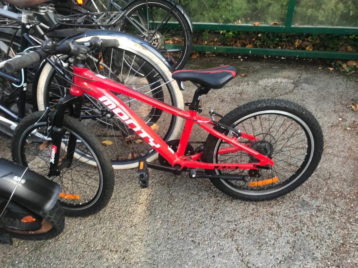 Child's Bicycle (very rarely used) - Image 4