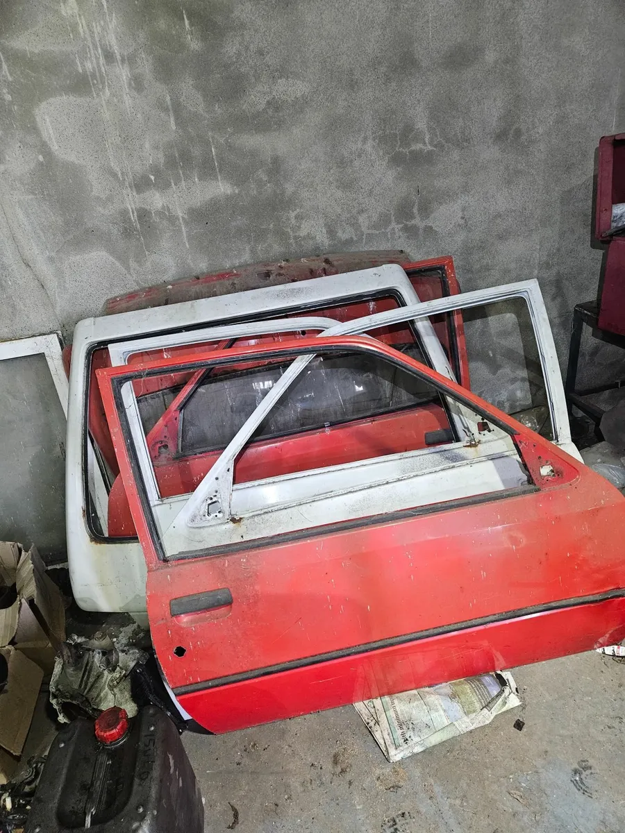 Peugeot  205 and partner  bits - Image 1