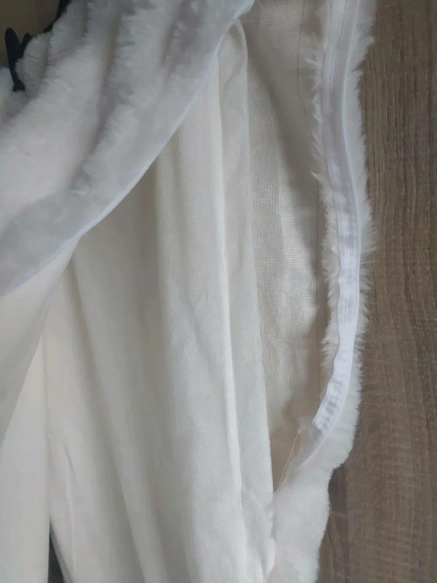 Soft fluffy pillow case 150 cm 48 cm new - Image 2