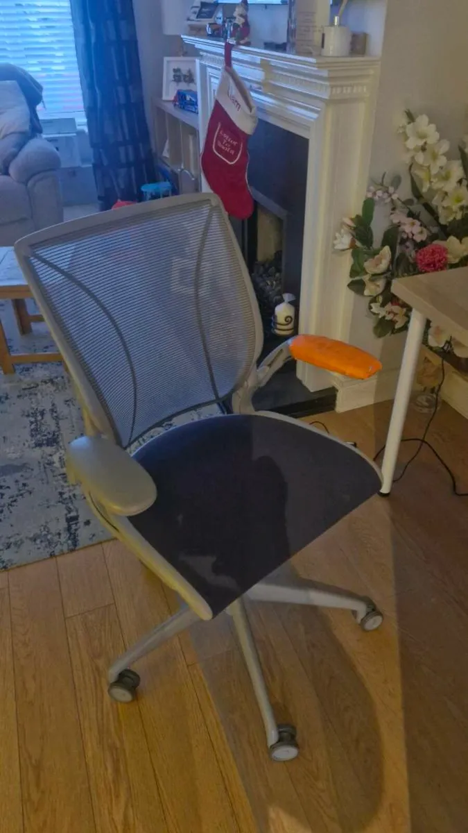 Ergonomic office chair