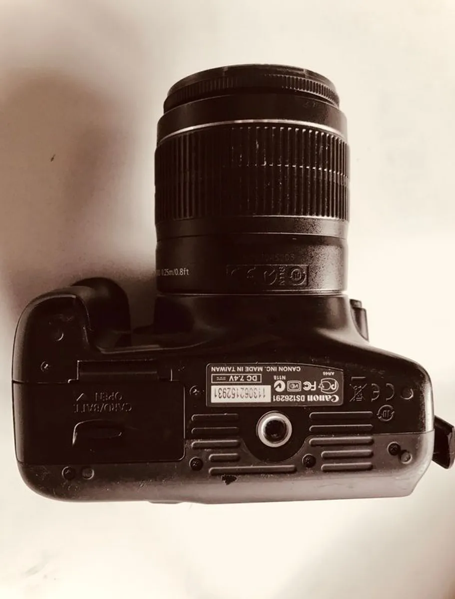 Canon EOS 1100D with two lenses - Image 4