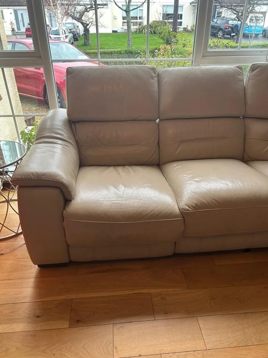 High quality 5 seat cream leather electric corner sofa - Image 1