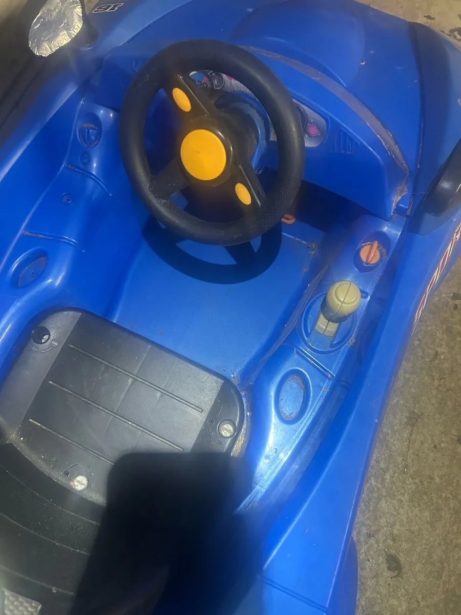 6 volt kids ride in car - Image 3