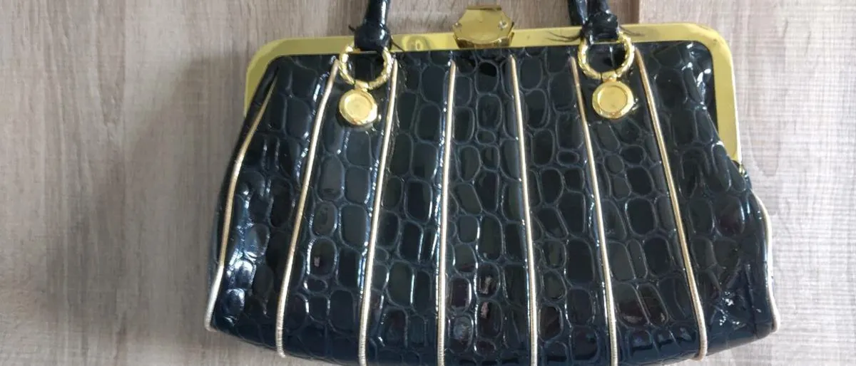 Black lacquered gold bag - Image 1