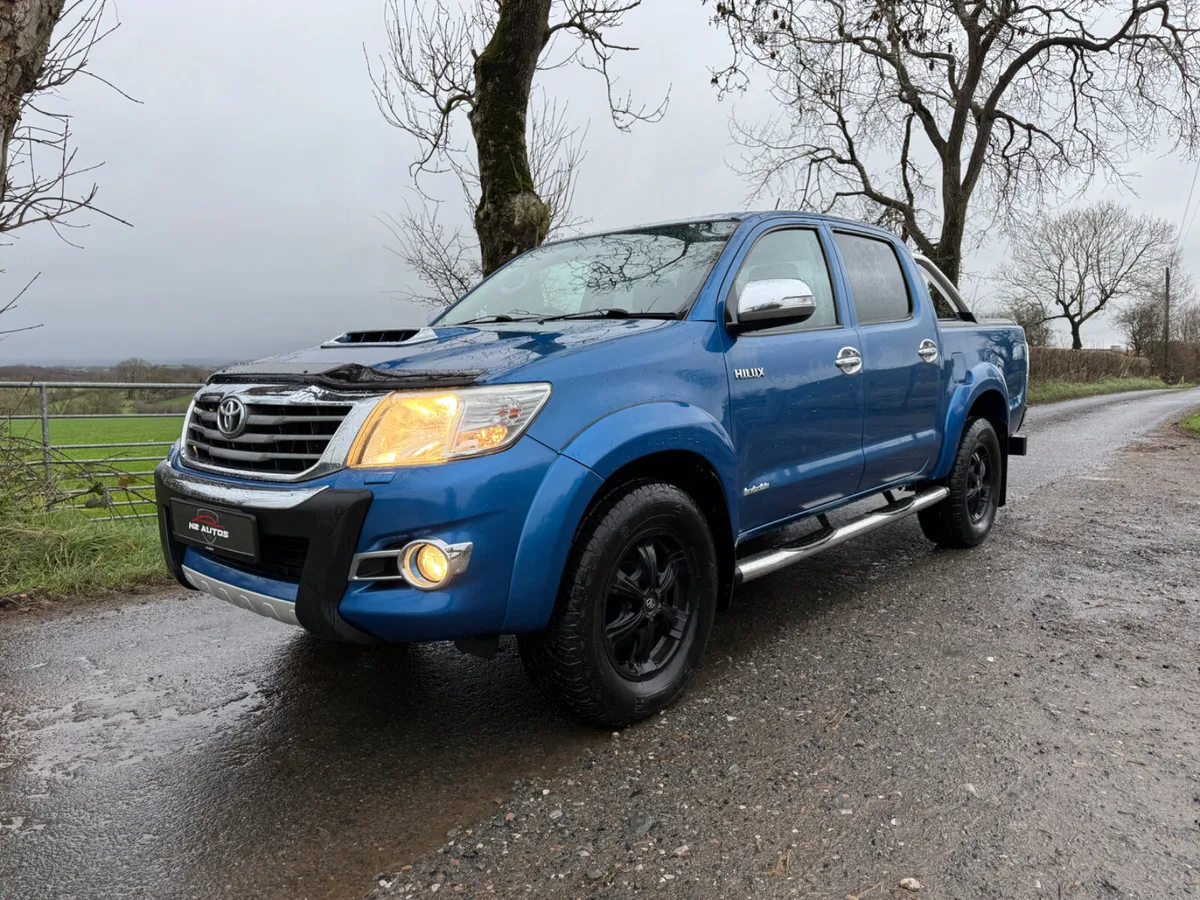 2015/152 Toyota Hilux 3.0 D-4D 171 Invincible X - Image 1