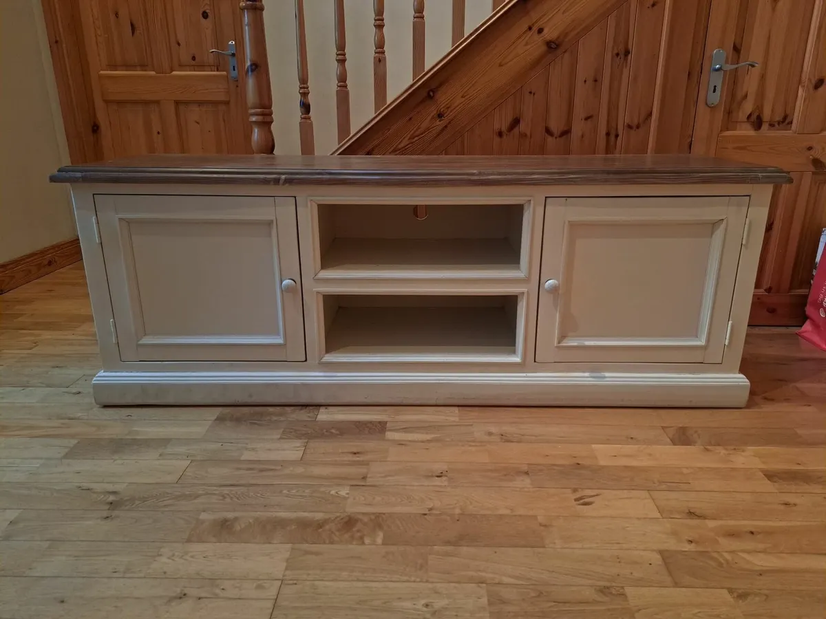 TV unit - Image 1