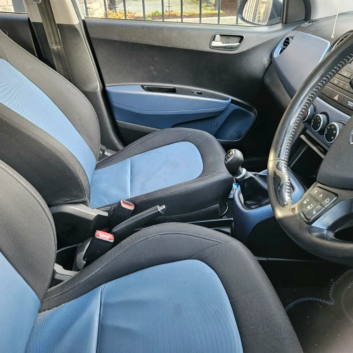 14 Hyundai  i10 - Image 2
