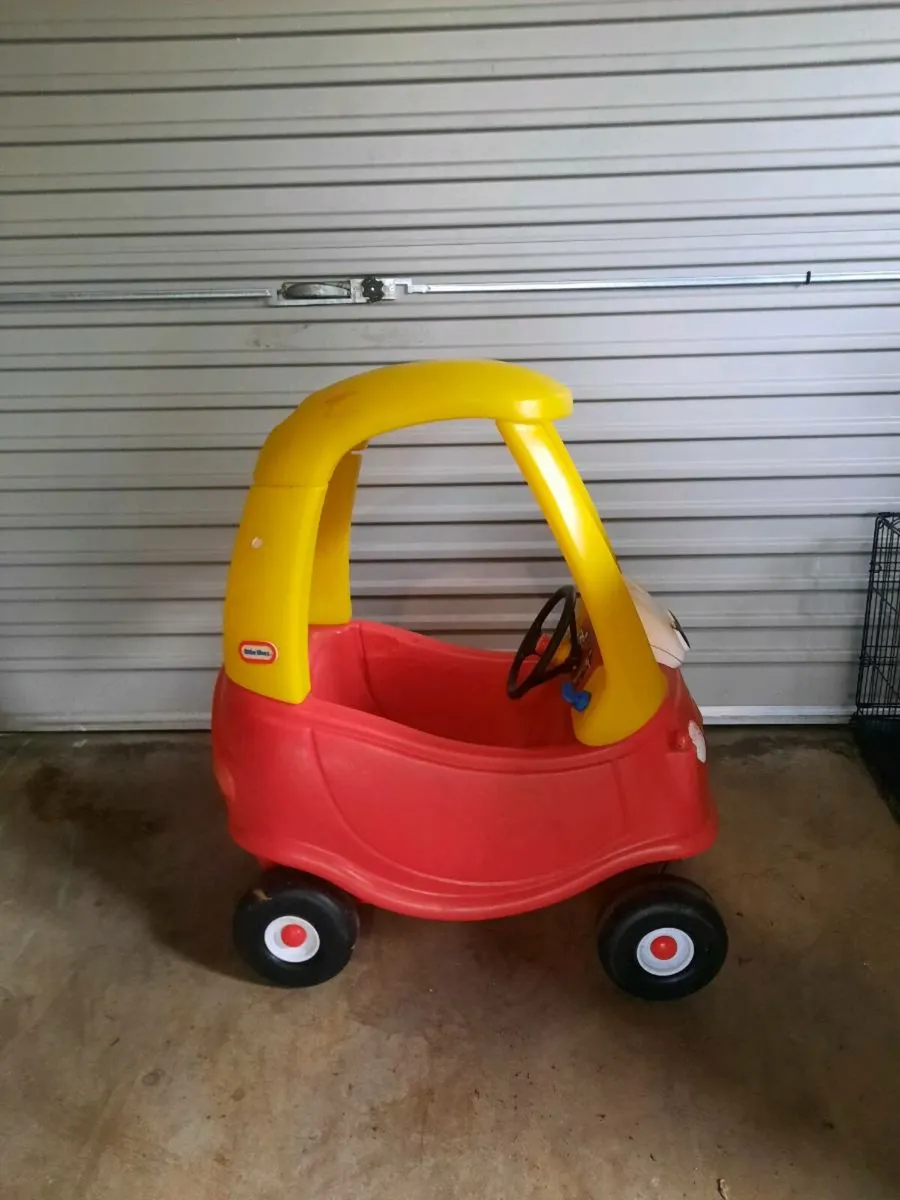Little tykes car - Image 1