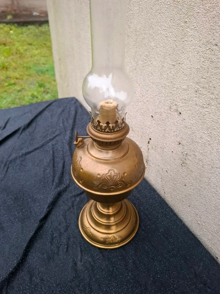 Working brass antique lamp postage possible - Image 2